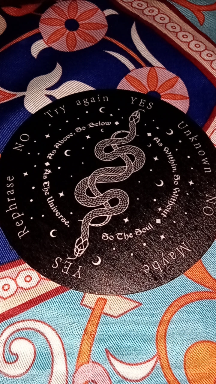 Snake Reversible Black/White Pendulum Board